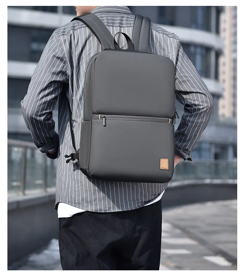 New Design Helmet Backpack Basketball Baackpack 15.6-Inch Computer Business Men&prime;s Backpack