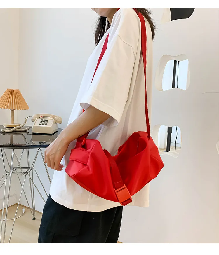 New Large Capacity Toast Straddle Handheld Tote Bag Sports Leisure Waterproof Yoga Travel Fitness Bag