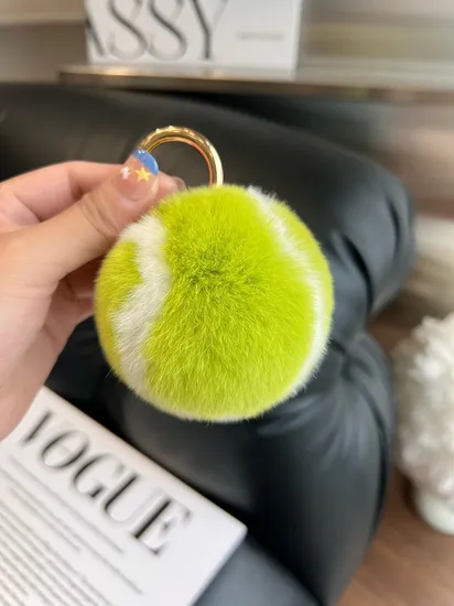 Factory Direct Supplier Wholesale Real Big Rabbit Fur Pompom Ball Keychain Bag Charm Colorful Cute Tennis Fur Ball Keyring