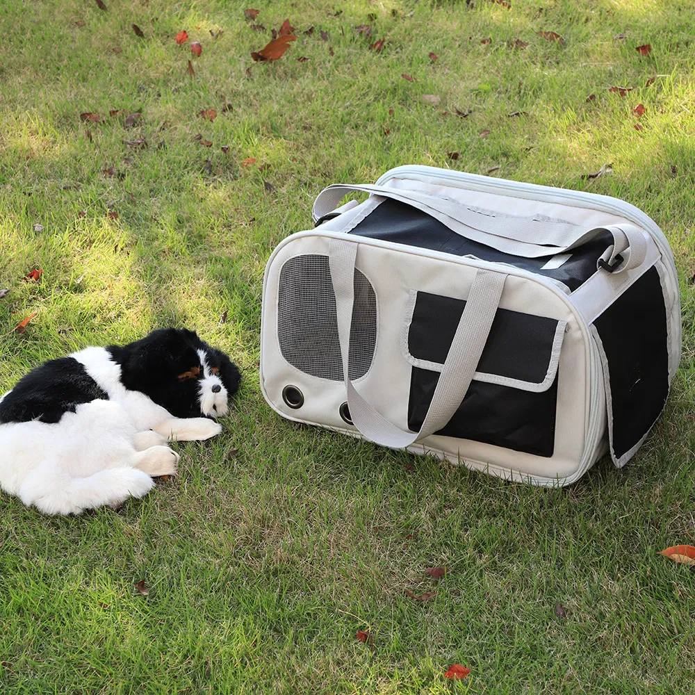 Travel Portable Durable Comfortable Pet Carrier Breathable Messenger Small Pet Shoulder Bag for Dogs and Cats