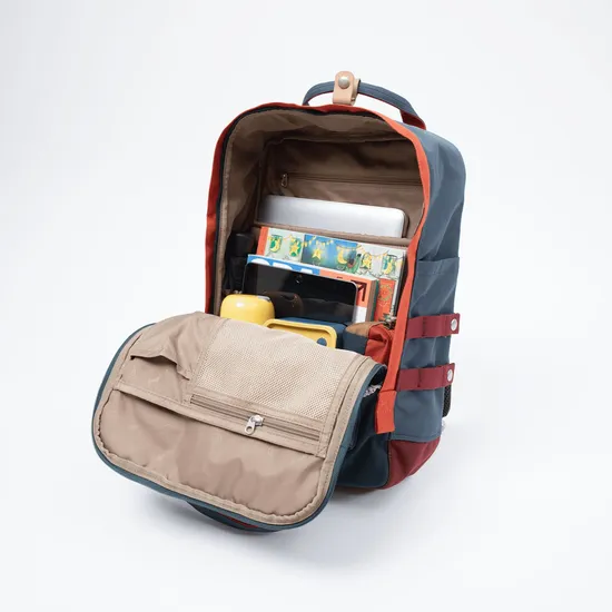 Customized Logo Large Capacity Laptop Backpack Fashionable Design Waterproof Backpack