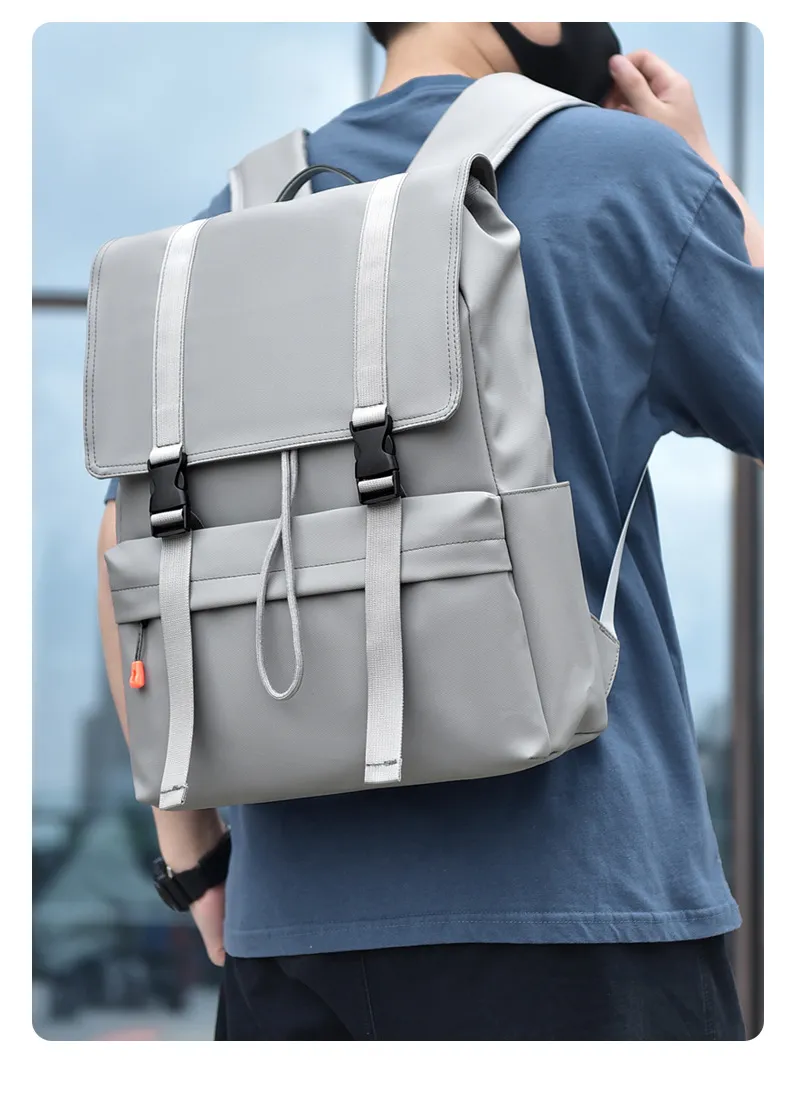 Men&prime;s Fashion Large Capacity Lightweight Travel Backpack