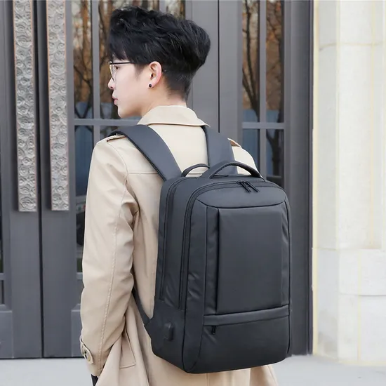 New Men′s Business Travel High-Capacity Splash Proof Backpack