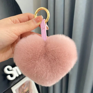 Real Rabbit Fur Ball Keychains Colors Heart Shape Promotional 10cm Bulk POM POM Rabbit Fur Ball Keychain