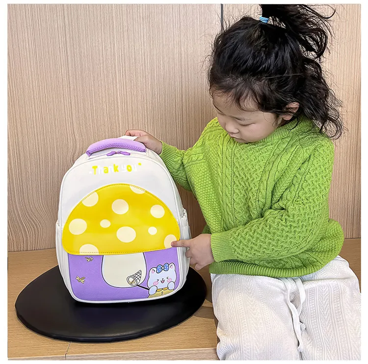 New Children&prime;s Kindergarten School Bag Cute Cartoon Backpack Lightweight Large Capacity Backpack