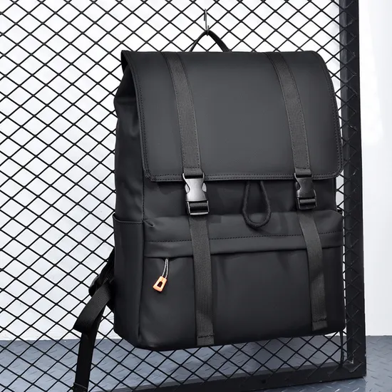 Men′s Fashion Large Capacity Lightweight Travel Backpack