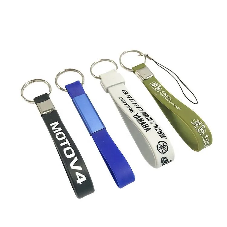 Factory Directly Silicone Wristband Keychain Fashionable Cheap Custom Silicone Rubber Keychain
