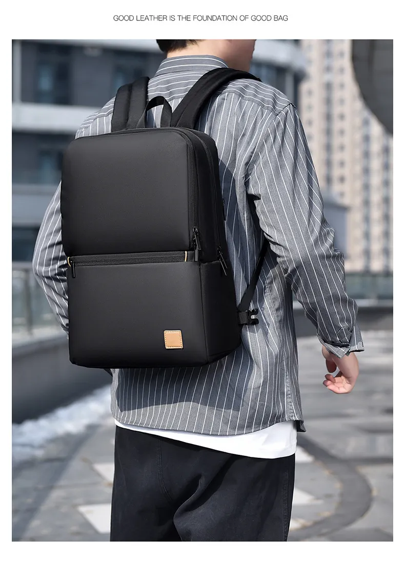 New Design Helmet Backpack Basketball Baackpack 15.6-Inch Computer Business Men&prime;s Backpack