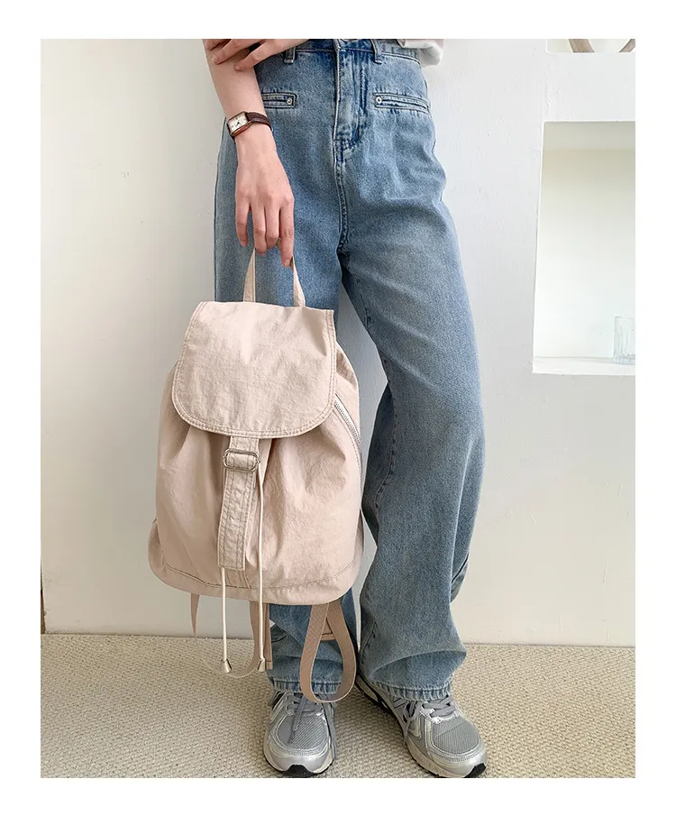 2024 New Nylon Backpack for Women with Large Capacity Fashion Simple Student Backpack