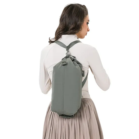 Outdoor Travel Backpack Waterproof Multi Functional Diagonal Straddle Handheld Women′s Sports Bag