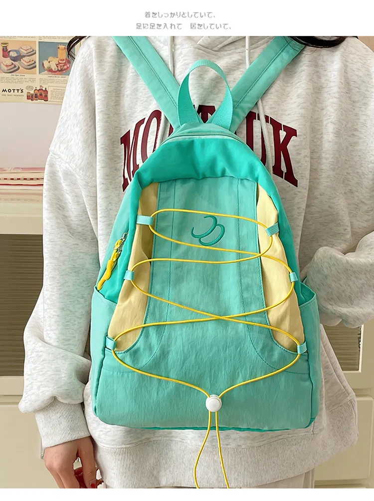 New Design with Contrasting Colors Versatile Outdoor Sports Backpack for College Students