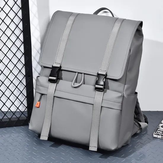 Men′s Fashion Large Capacity Lightweight Travel Backpack