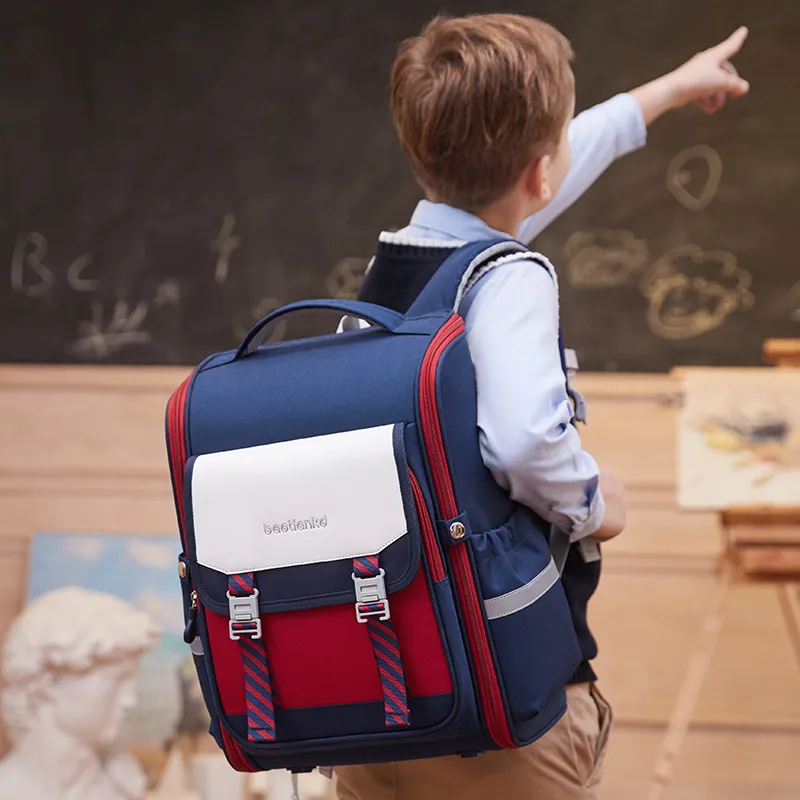 New Integrated Space Backpack for Boys and Girls Elementary School Students to Reduce Weight and Protect Spine Backpack