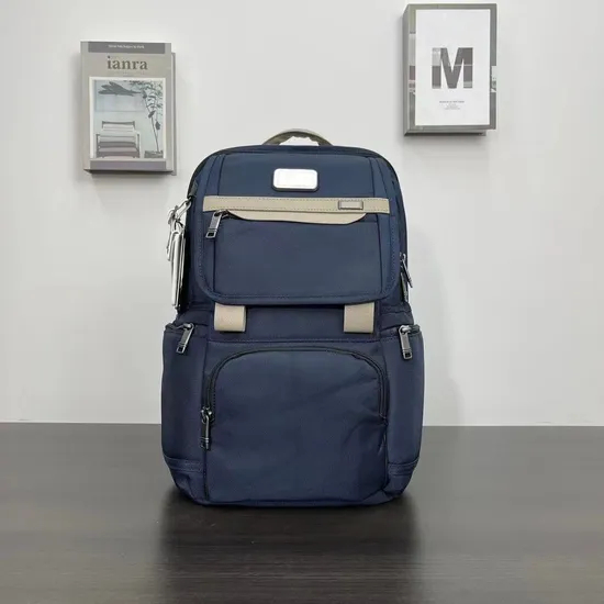 Nylon Men′s Backpack Business Computer Bag Casual and Fashionable Waterproof Backpack