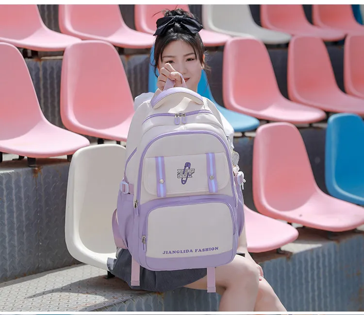 New Backpack for Junior High School Girls with Large Capacity Backpack