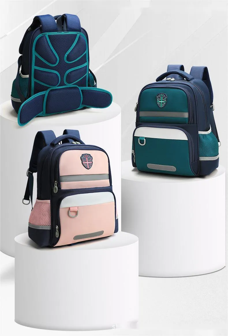 Customized Backpack Primary School Studentschildren Ultra Light Spine Protection