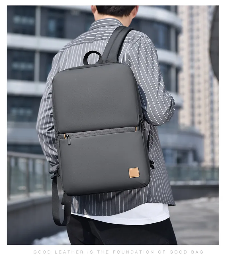 New Design Helmet Backpack Basketball Baackpack 15.6-Inch Computer Business Men&prime;s Backpack
