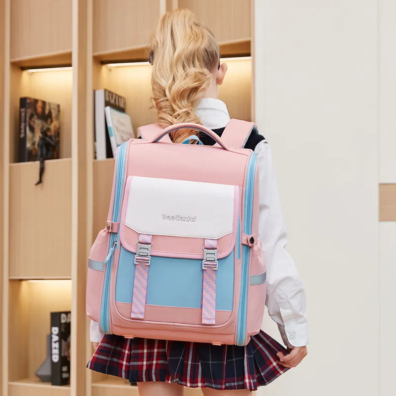 New Integrated Space Backpack for Boys and Girls Elementary School Students to Reduce Weight and Protect Spine Backpack