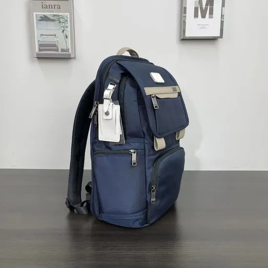 Nylon Men′s Backpack Business Computer Bag Casual and Fashionable Waterproof Backpack