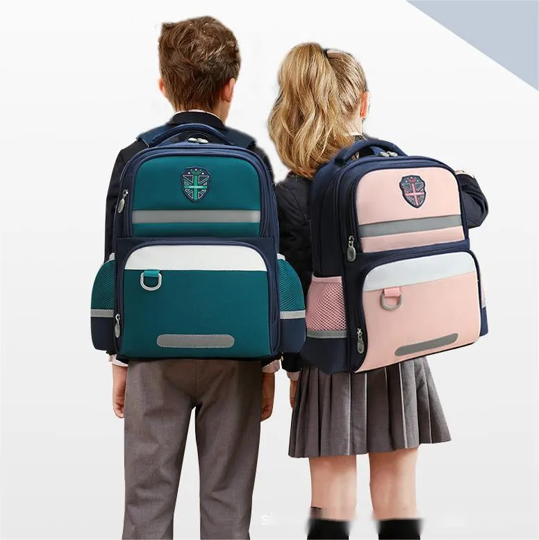 Customized Backpack Primary School Studentschildren Ultra Light Spine Protection