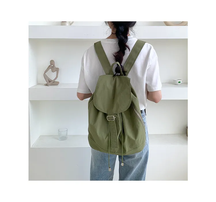 2024 New Nylon Backpack for Women with Large Capacity Fashion Simple Student Backpack
